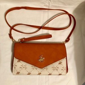 Crossbody purse